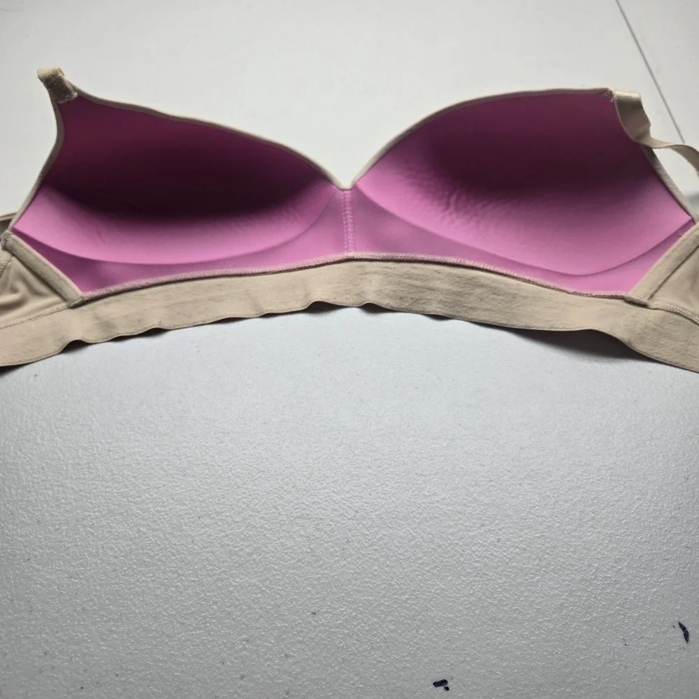 PINK Victoria's Secret Women Bra 34D Beige Lightly Lined Wear Everywhere Wireles